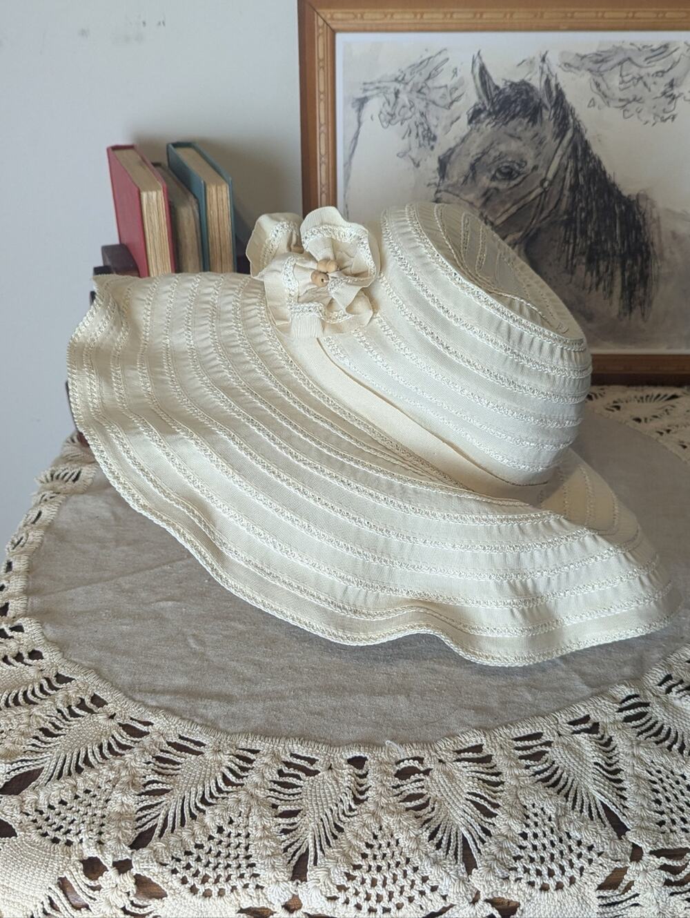 Vintage Y2K Ivory Wide Brim Sun Hat, Wired Adjustable Brim Romantic Garden Party
